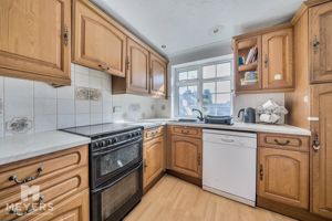 Kitchen- click for photo gallery